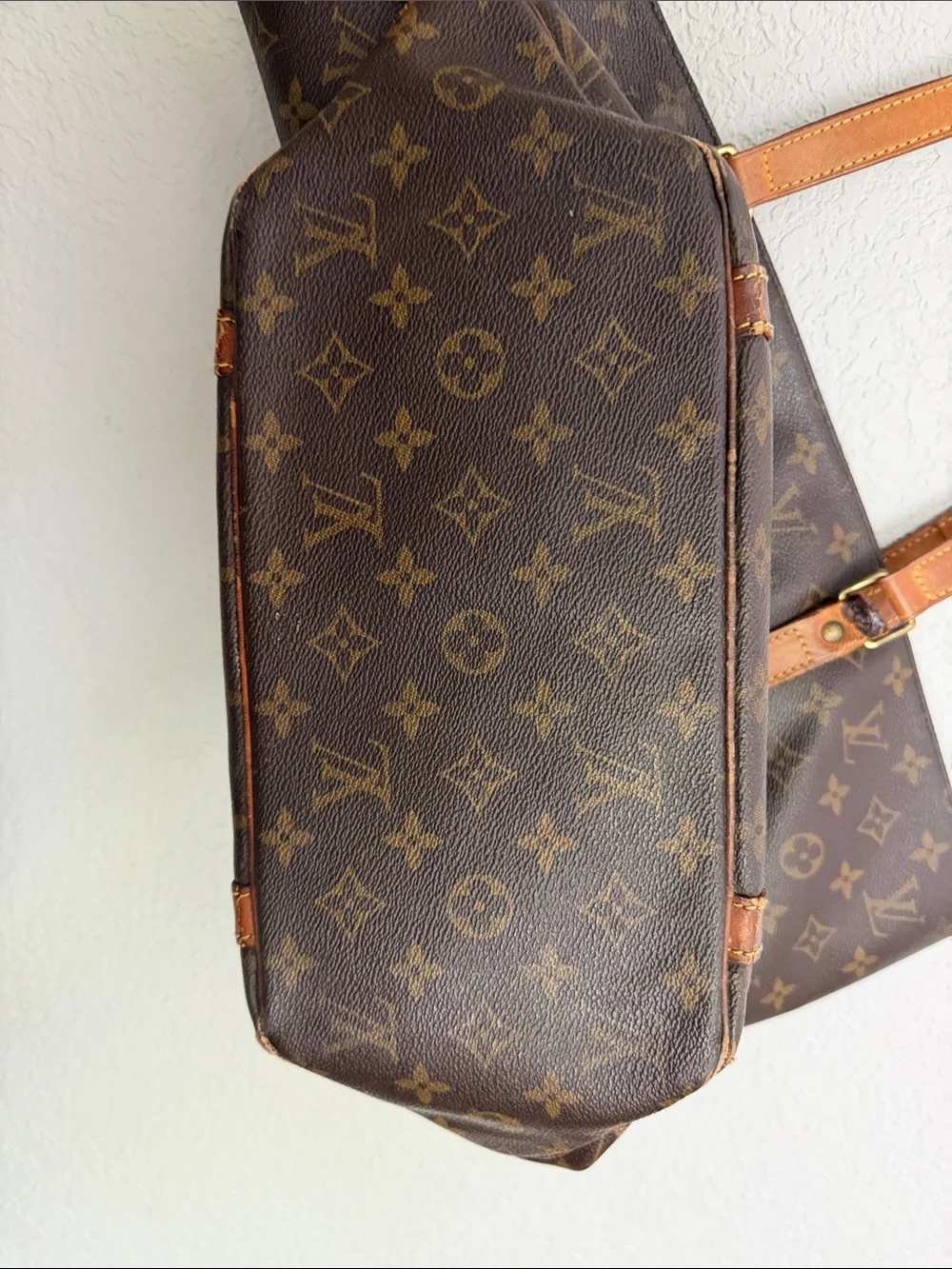AUTHENTIC Louis Vuitton Monogram Canvas Tote BUNDLED with 2 wallets!